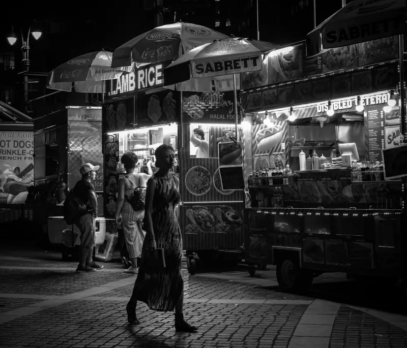 One Cart, No English, No Ceiling: The Street Vendor Who Taught America to Dream Without Limits